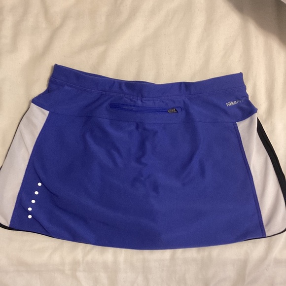 Nike purple tennis skirt - Picture 2 of 6